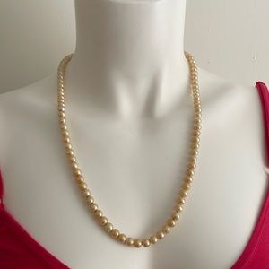 Korea Necklace